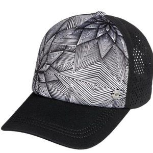 Roxy Black Waves Trucker Hat, Geometric